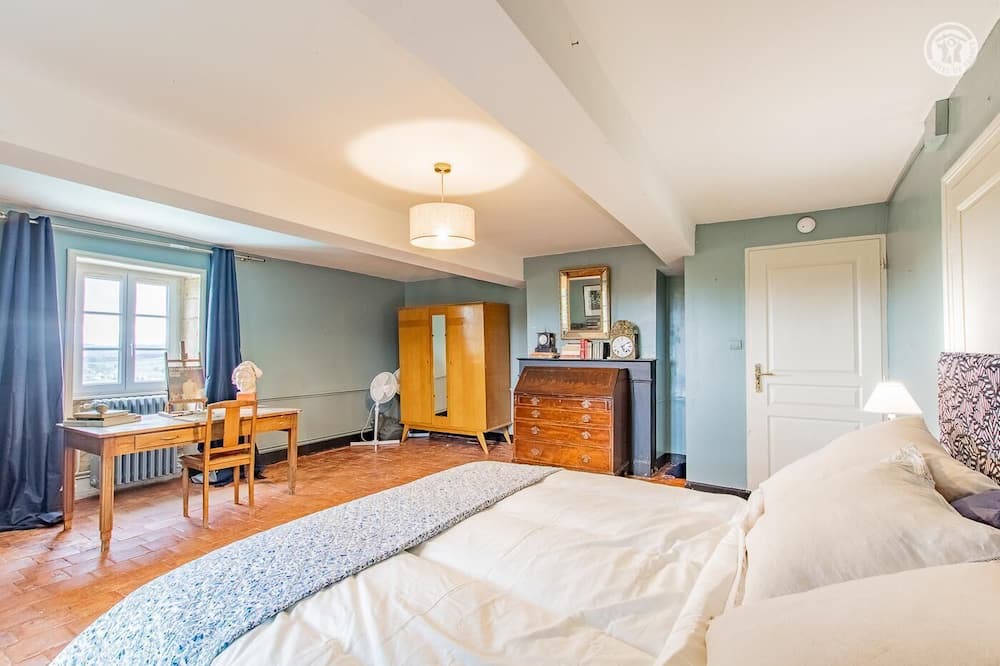 Photo of Bedroom in Saint-Julien-de-Civry