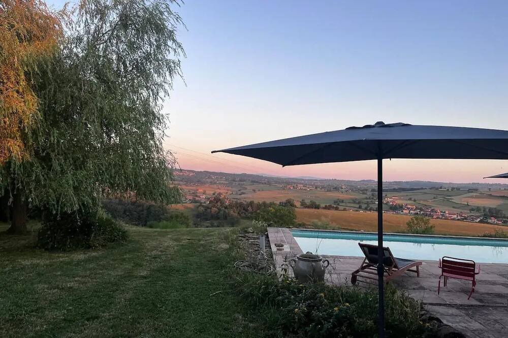 Photo of Outdoor in Saint-Julien-de-Civry