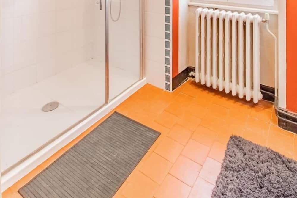 Photo of Bathroom in Saint-Julien-de-Civry