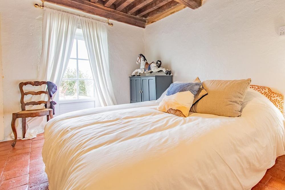 Photo of Bedroom in Saint-Julien-de-Civry