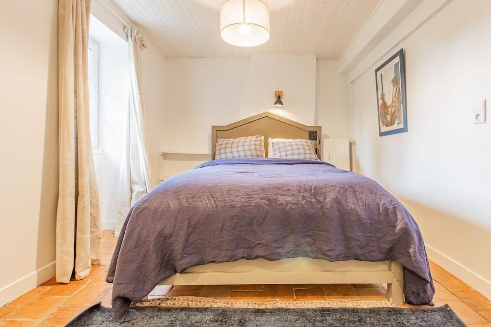 Photo of Bedroom in Saint-Julien-de-Civry