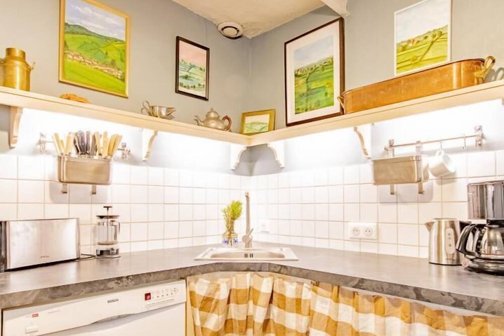 Photo of Kitchen in Saint-Julien-de-Civry