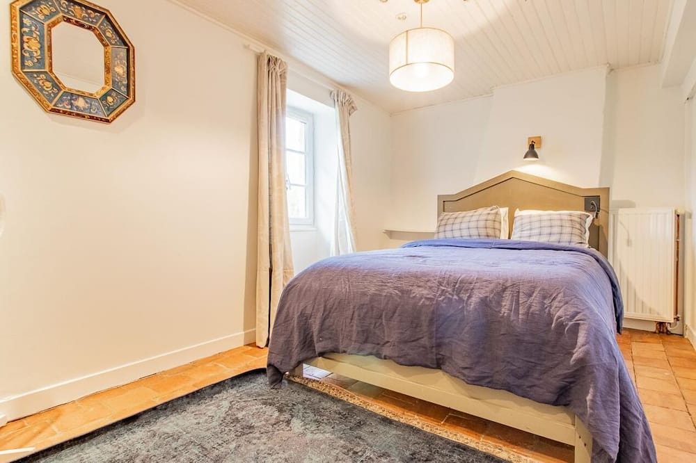 Photo of Bedroom in Saint-Julien-de-Civry