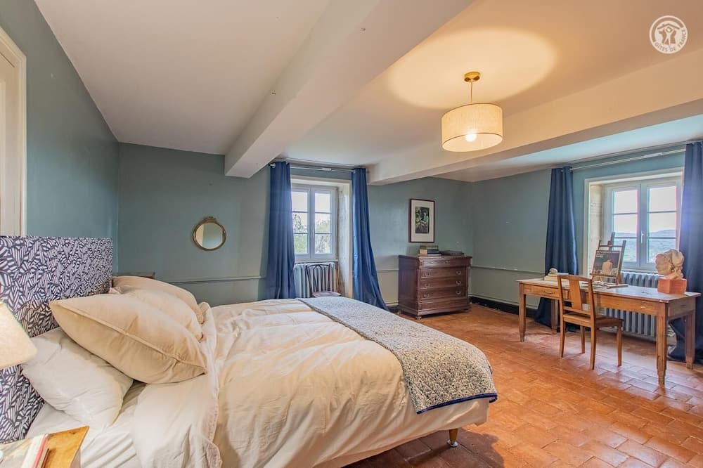 Photo of Bedroom in Saint-Julien-de-Civry
