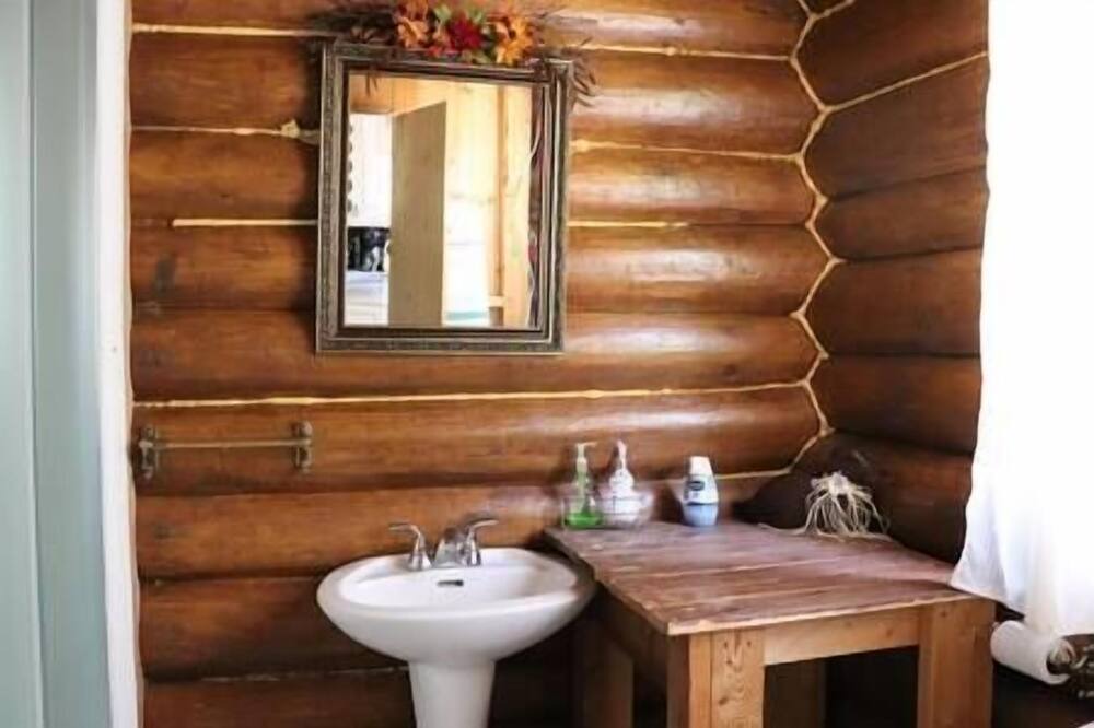 Photo of Bathroom in Lac-aux-Sables