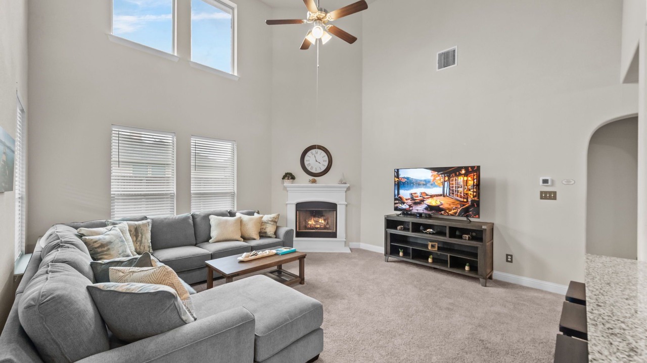 Photo of Livingroom in Pelican Bay
