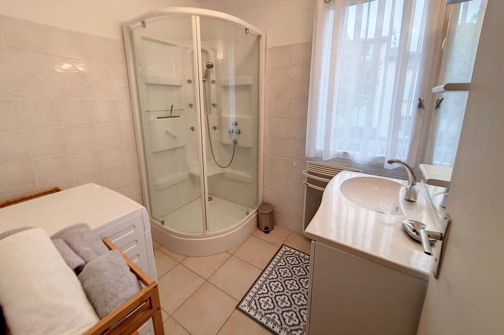 Photo of Bathroom in Manosque
