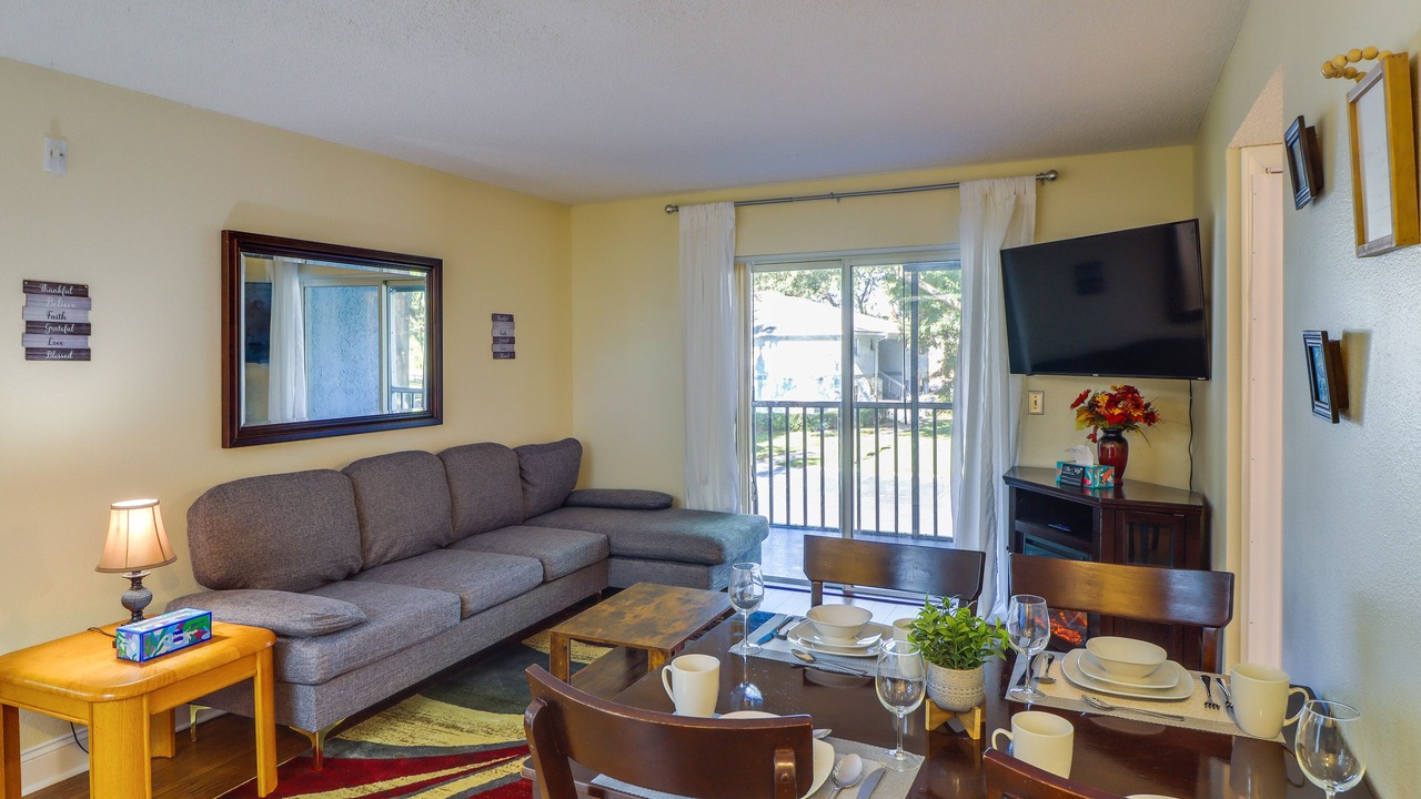 Photo of Livingroom in Silver Springs Shores