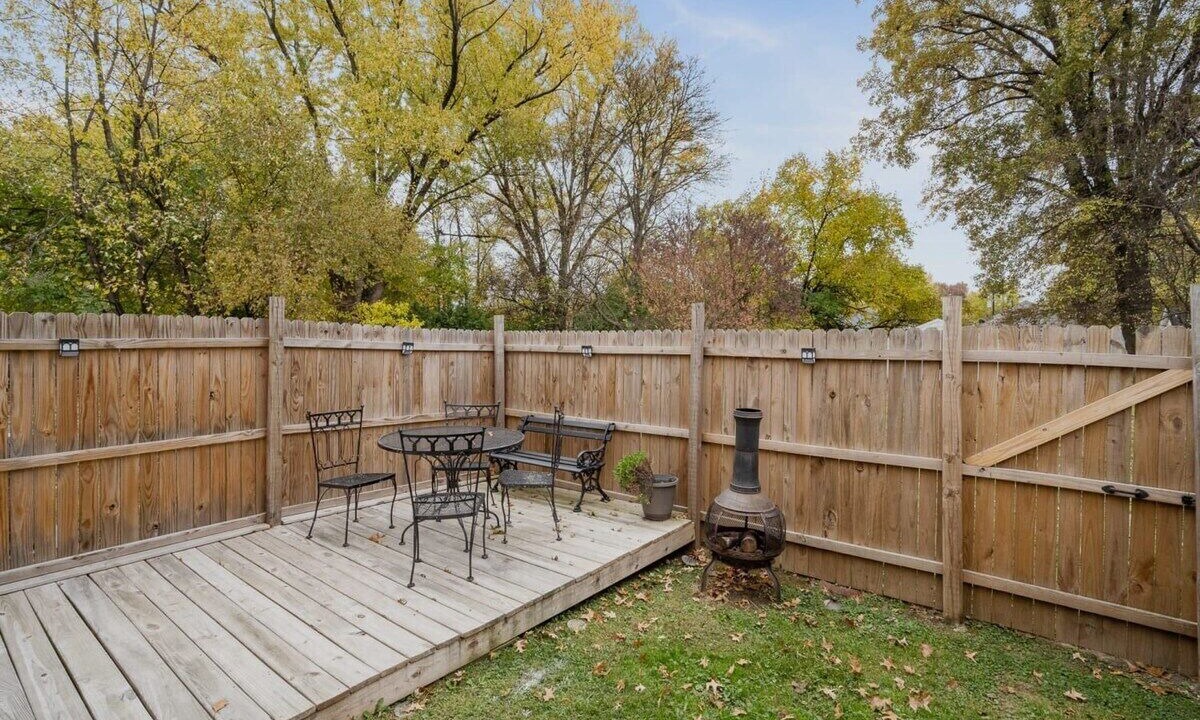 Photo of Outdoor in Taylor Berry