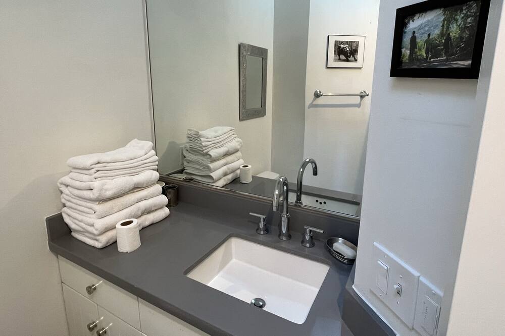 Photo of Bathroom in Strawberry