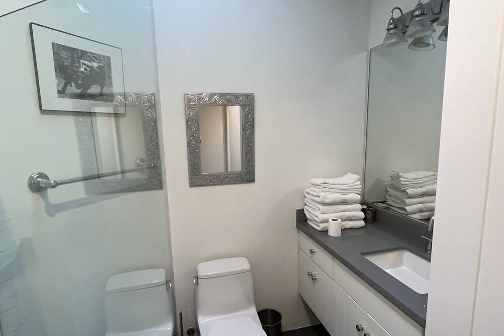 Photo of Bathroom in Strawberry