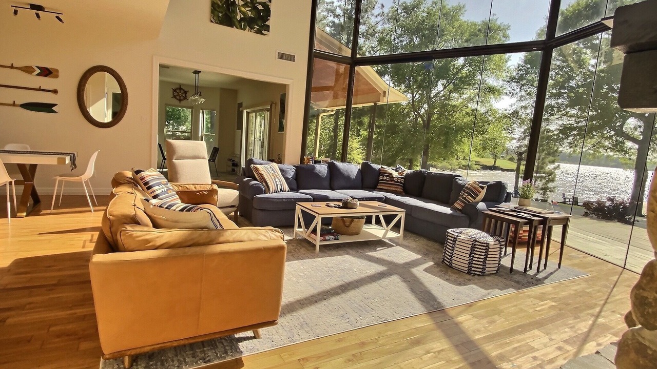 Photo of Livingroom in Oakhurst