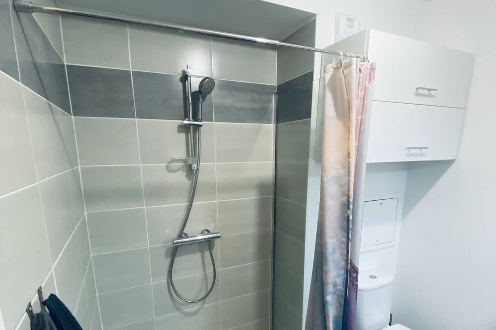 Photo of Bathroom in Asnieres-sur-Seine