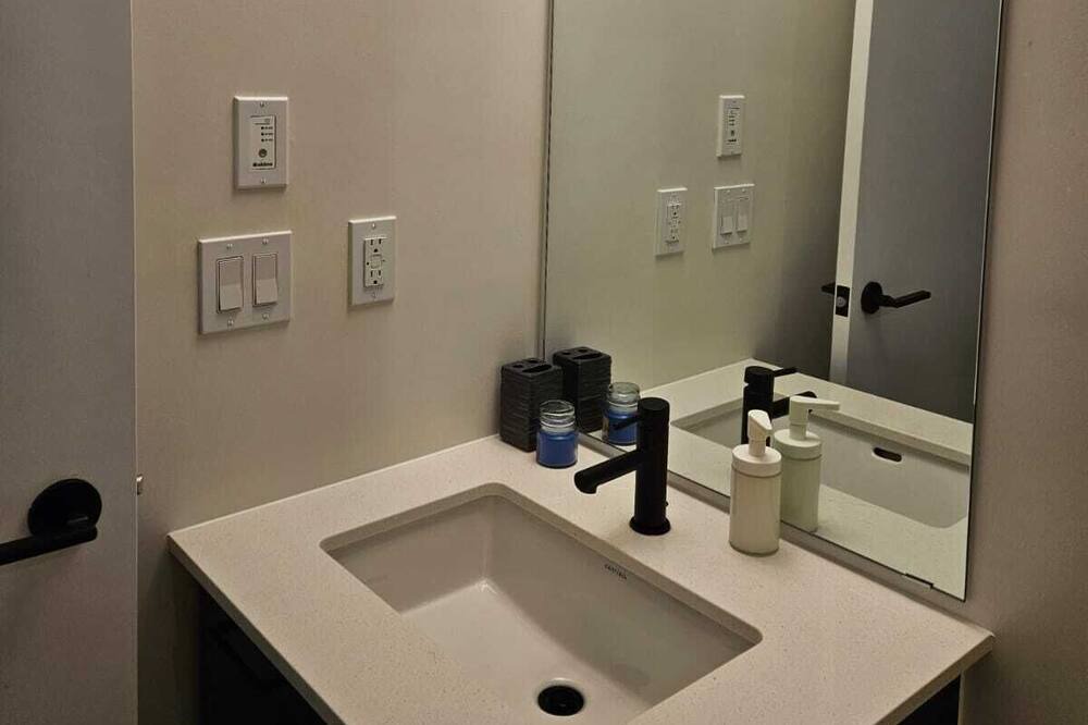 Photo of Bathroom in Harwood