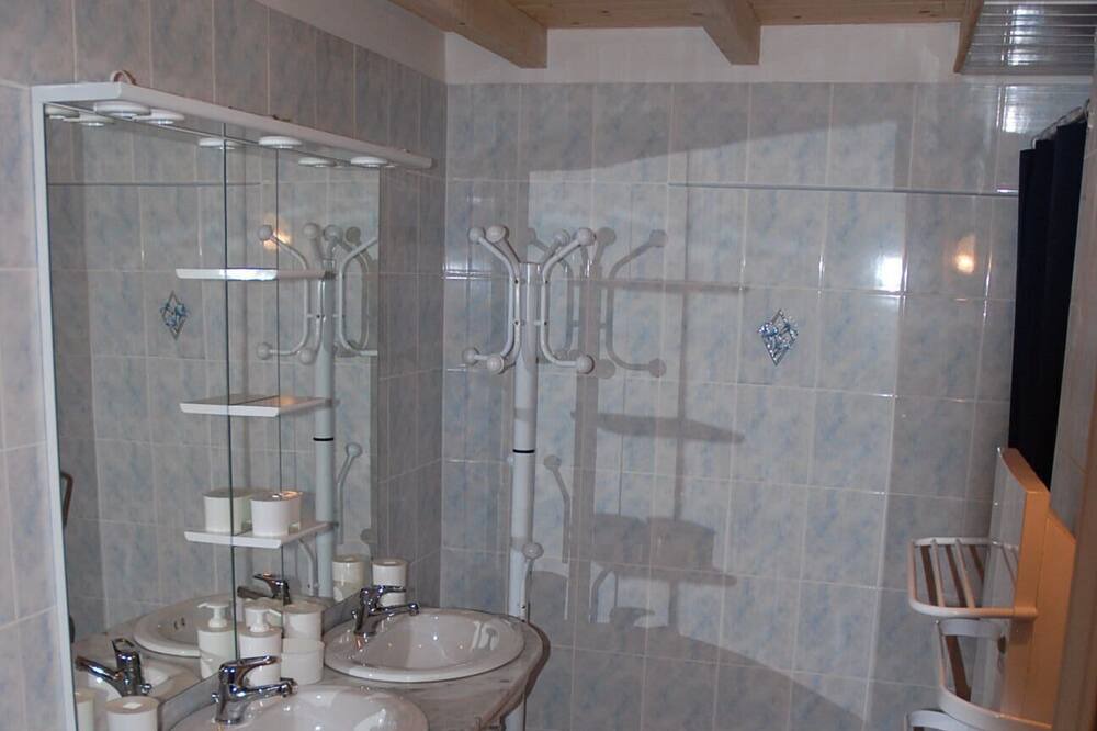Photo of Bathroom in Auzat