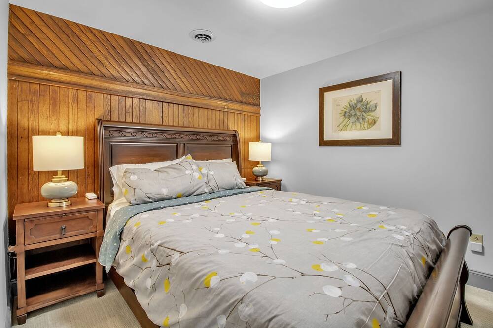 Photo of Bedroom in Town of Concord