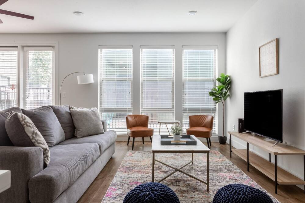 Photo of Livingroom in Northeast Dallas