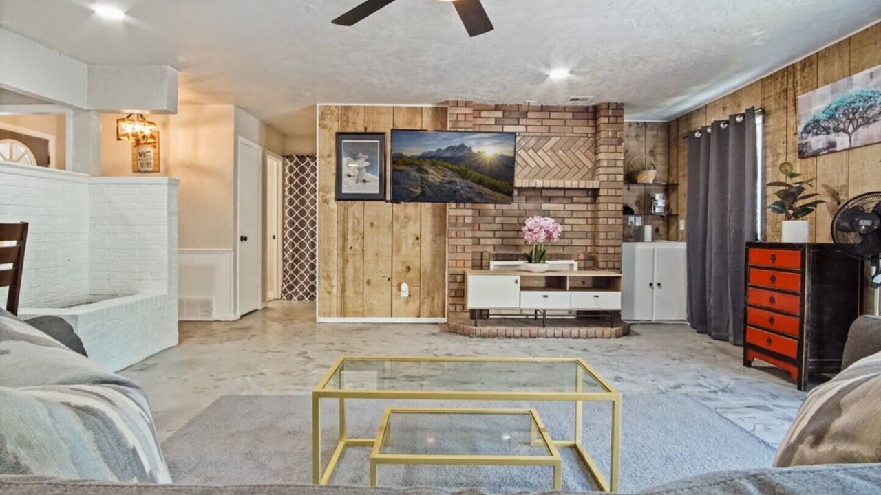 Photo of Livingroom in Midwest City