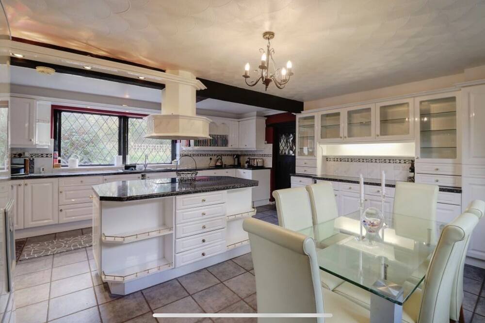 Photo of Kitchen in Waterlooville