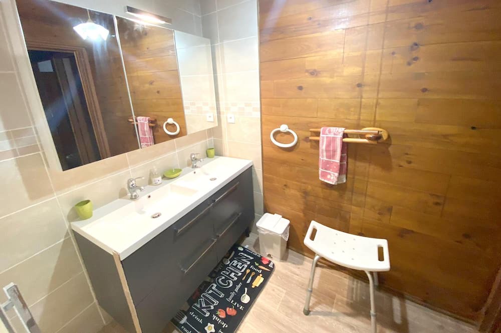 Photo of Bathroom in Camps-sur-l'Agly