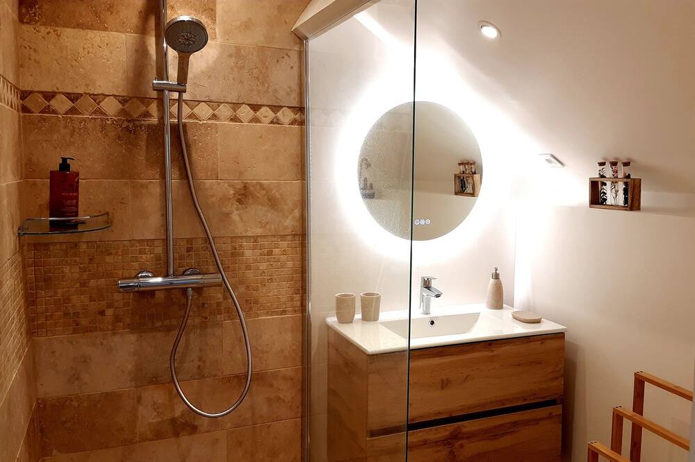 Photo of Bathroom in Ligny-le-Ribault