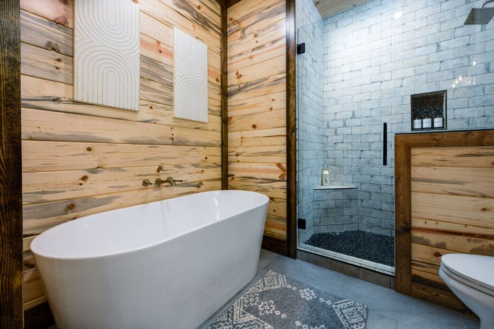 Photo of Bathroom in Broken Bow
