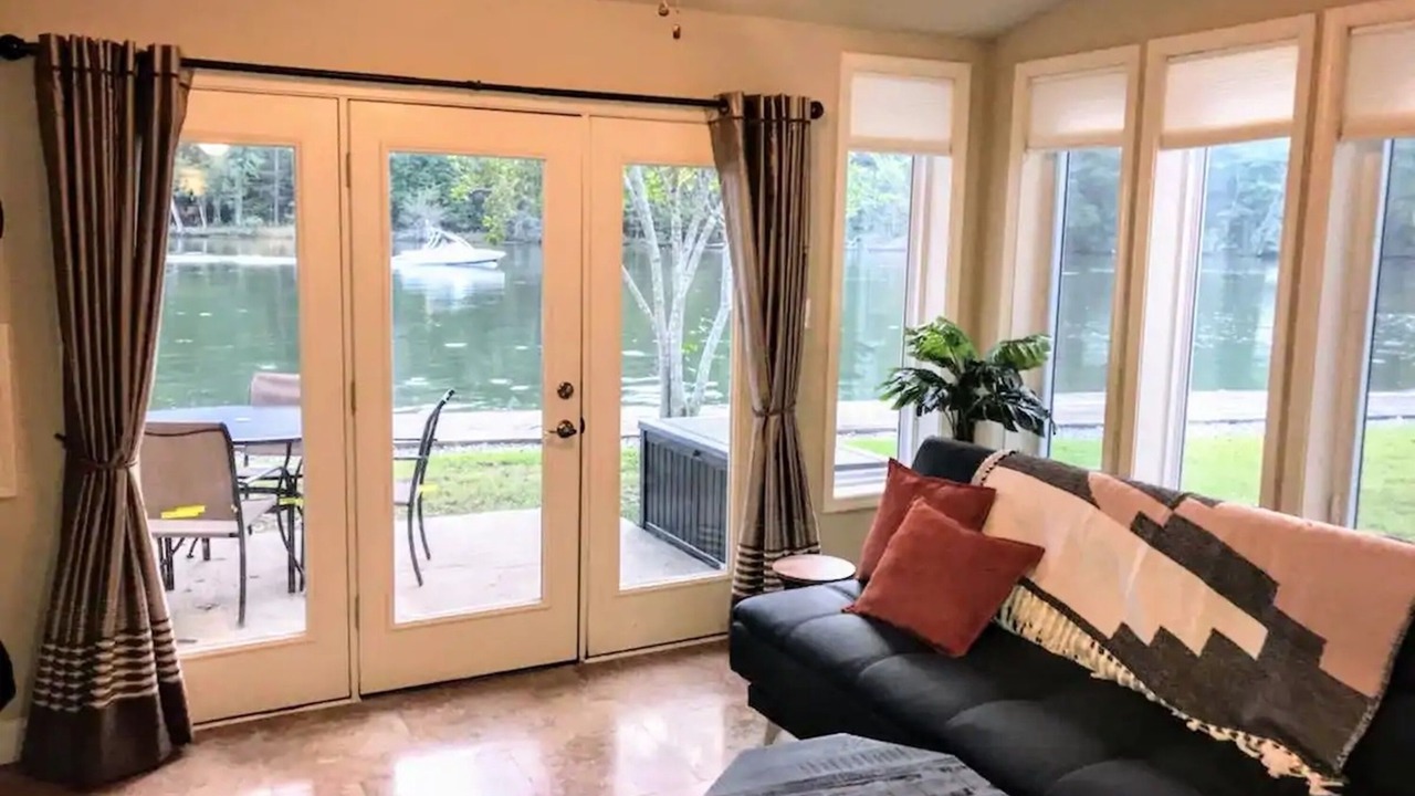 Photo of Livingroom in Mid America
