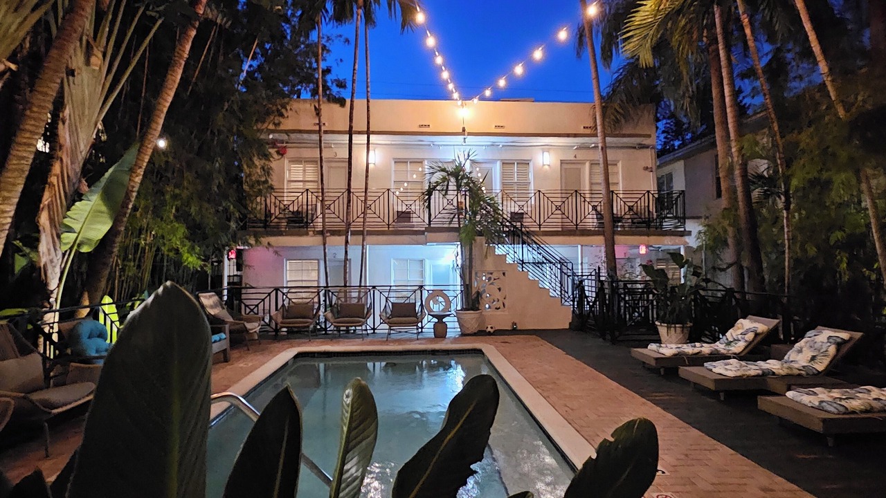 Photo of Outdoor in Flamingo/Lummus