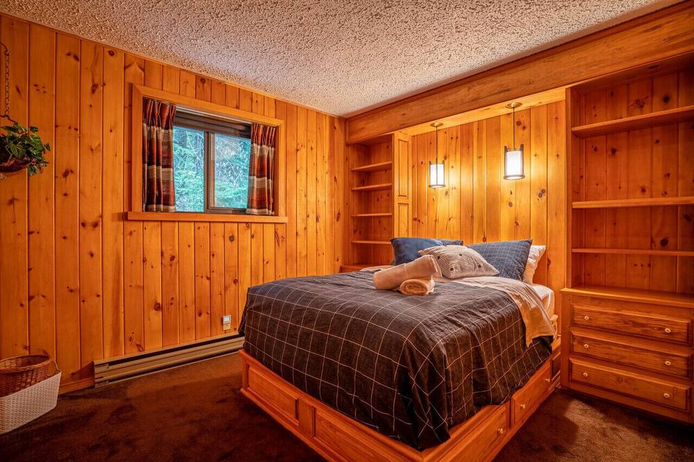 Photo of Bedroom in Saint-Faustin-Lac-Carre
