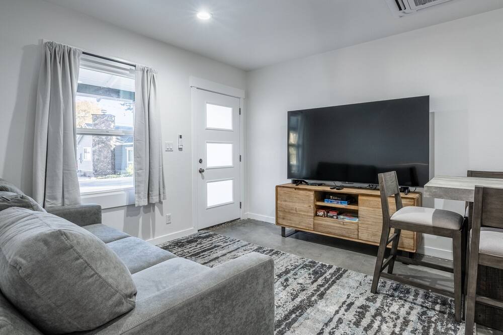 Photo of Livingroom in West Bishop