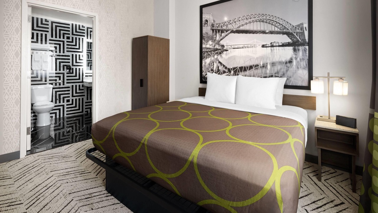 Photo of Bedroom in Concourse
