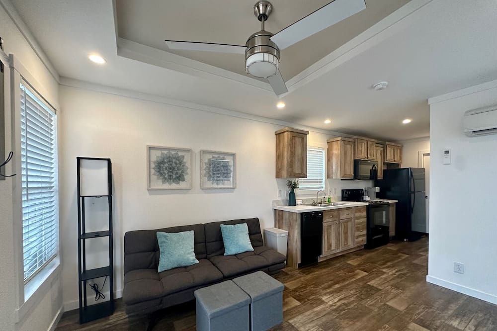 Photo of Livingroom in Highlands - Perkins