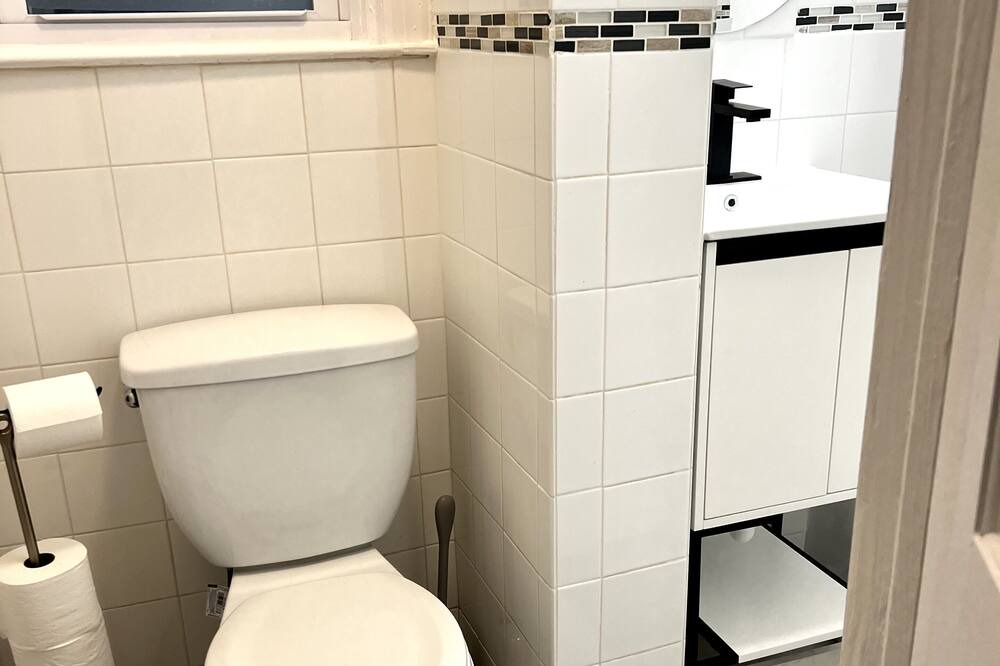 Photo of Bathroom in Getty Square