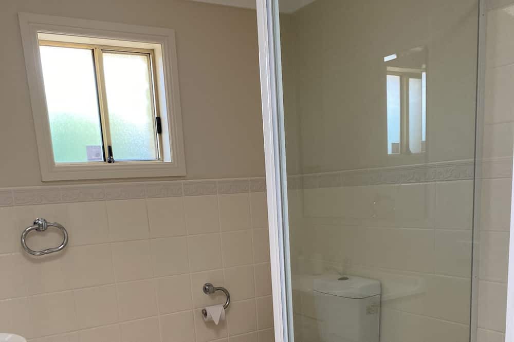 Photo of Bathroom in Narromine