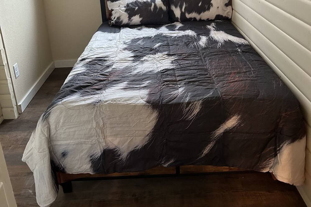 Photo of Bedroom in Owyhee County