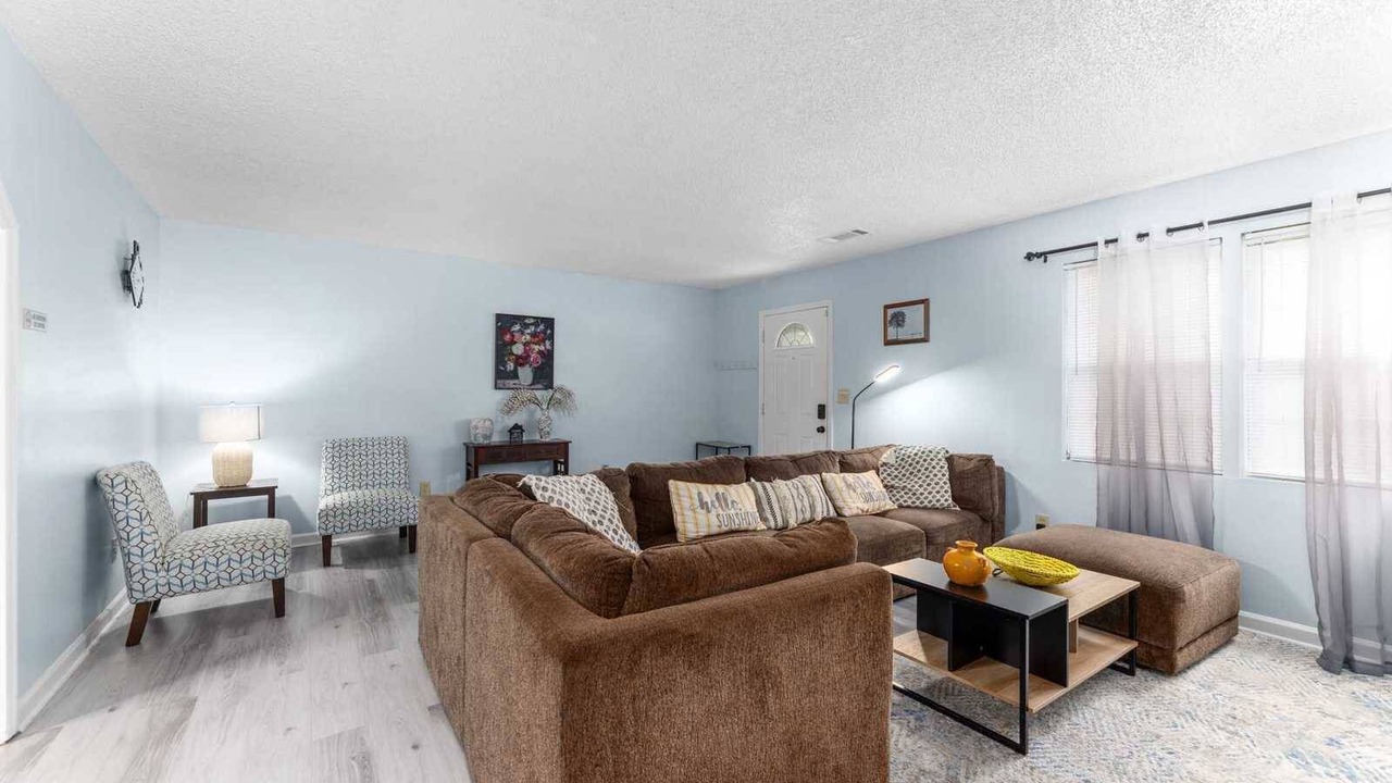 Photo of Livingroom in Scottdale