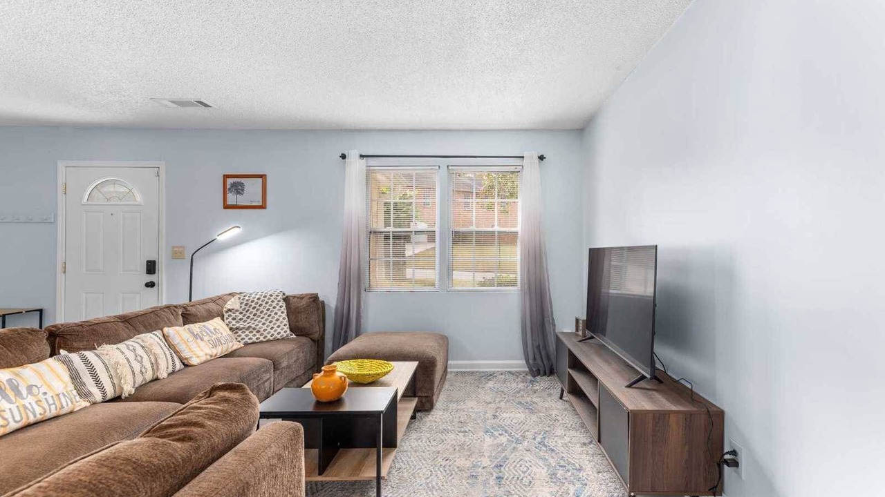 Photo of Livingroom in Scottdale