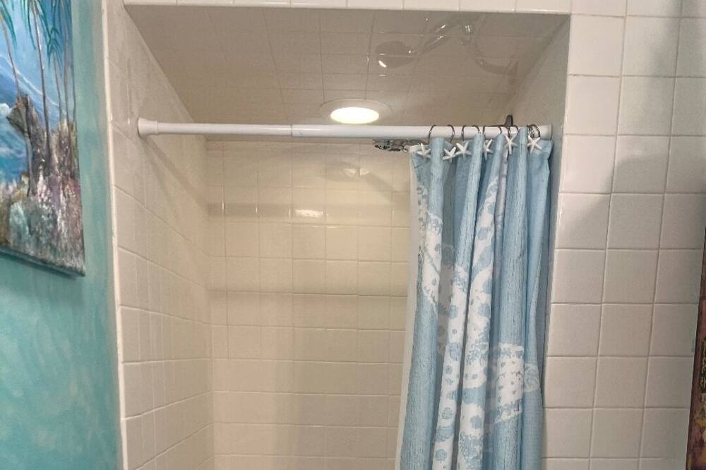 Photo of Bathroom in Highlands