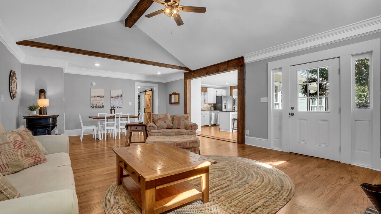 Photo of Livingroom in Kathleen