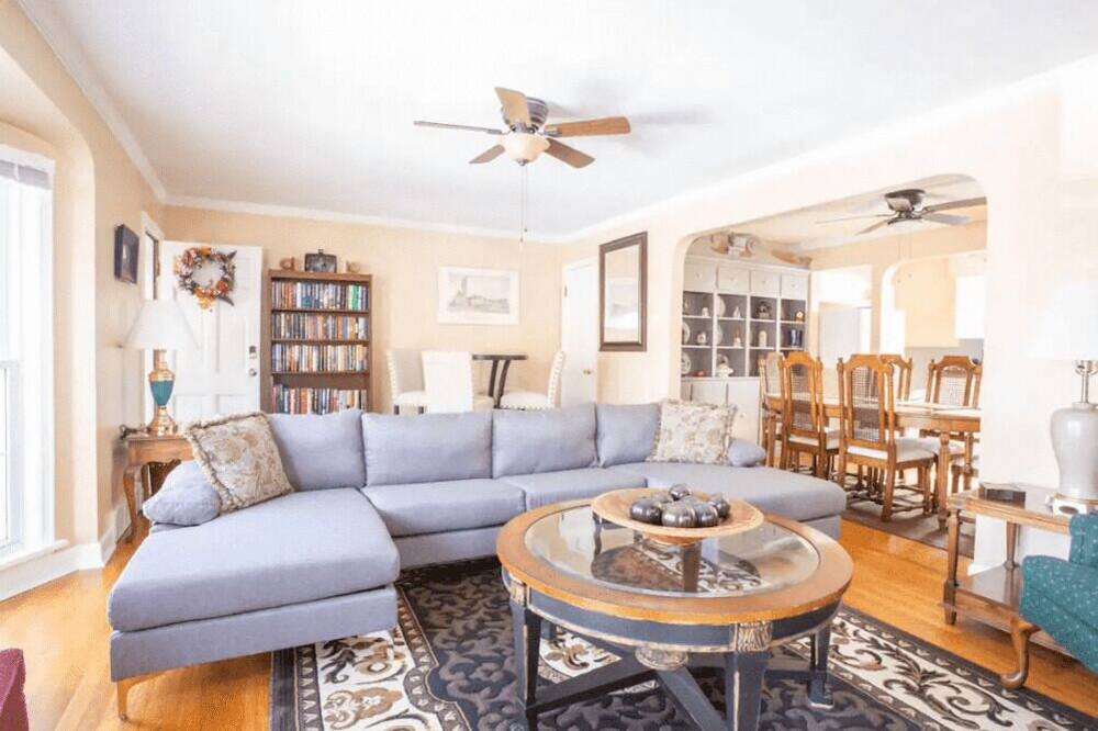 Photo of Livingroom in Northampton