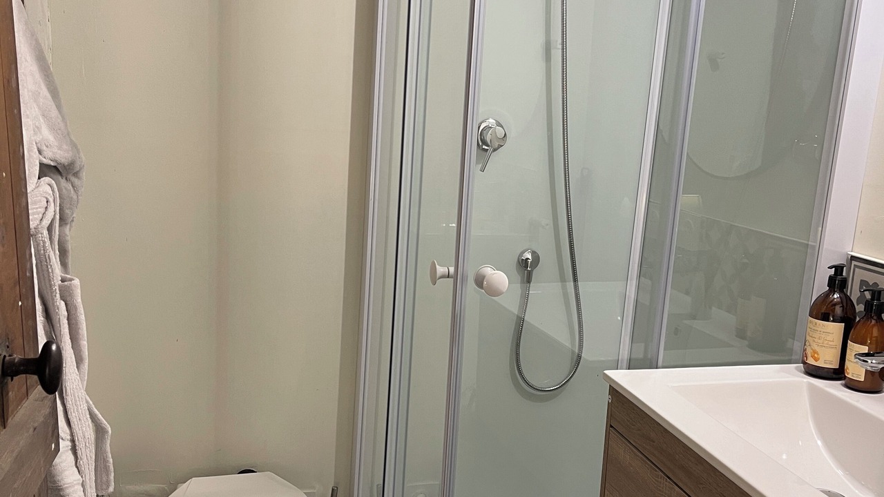 Photo of Bathroom in Lorris