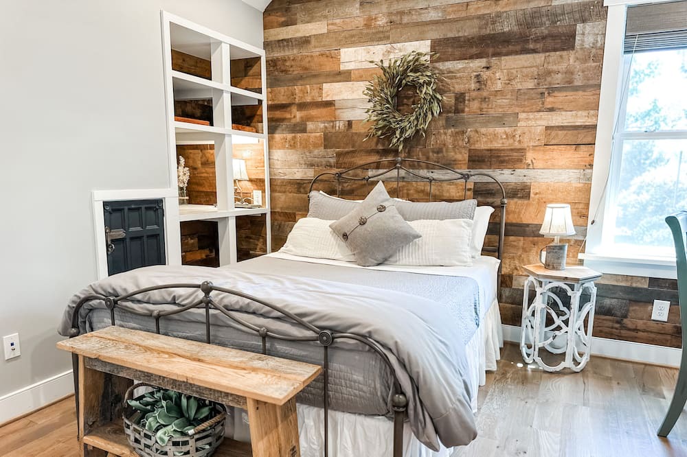Photo of Bedroom in Batesville