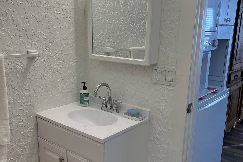 Photo of Bathroom in Dumas