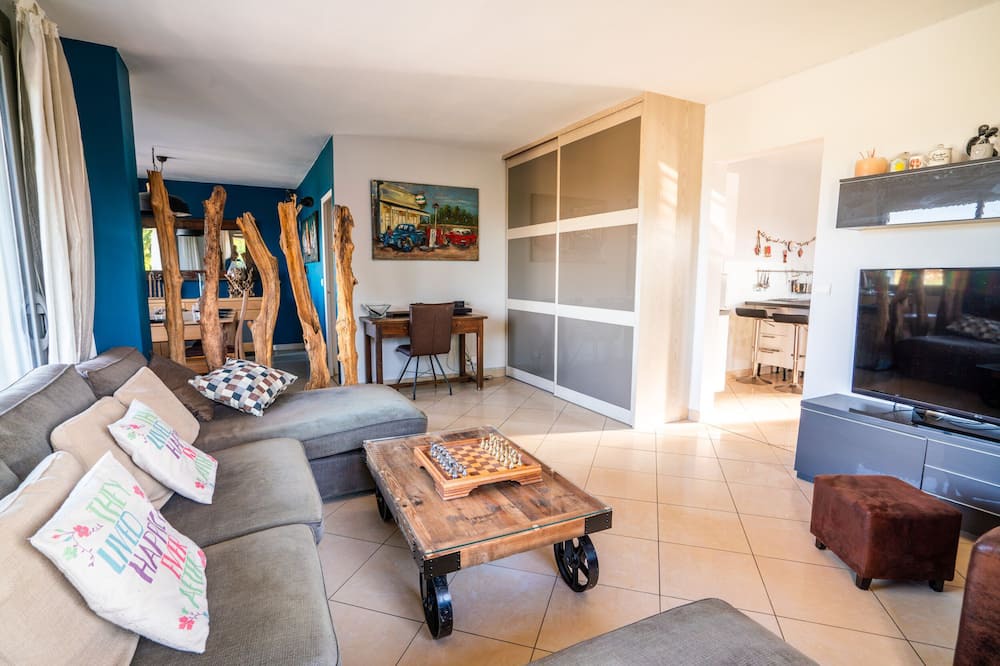 Photo of Livingroom in Seynod