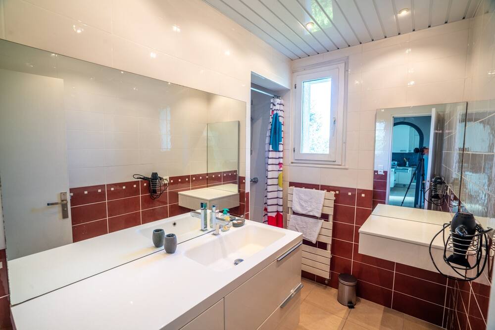 Photo of Bathroom in Seynod