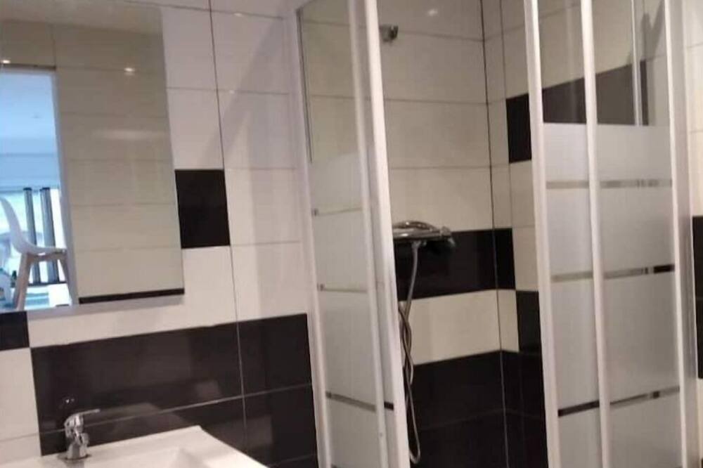 Photo of Bathroom in Enveitg