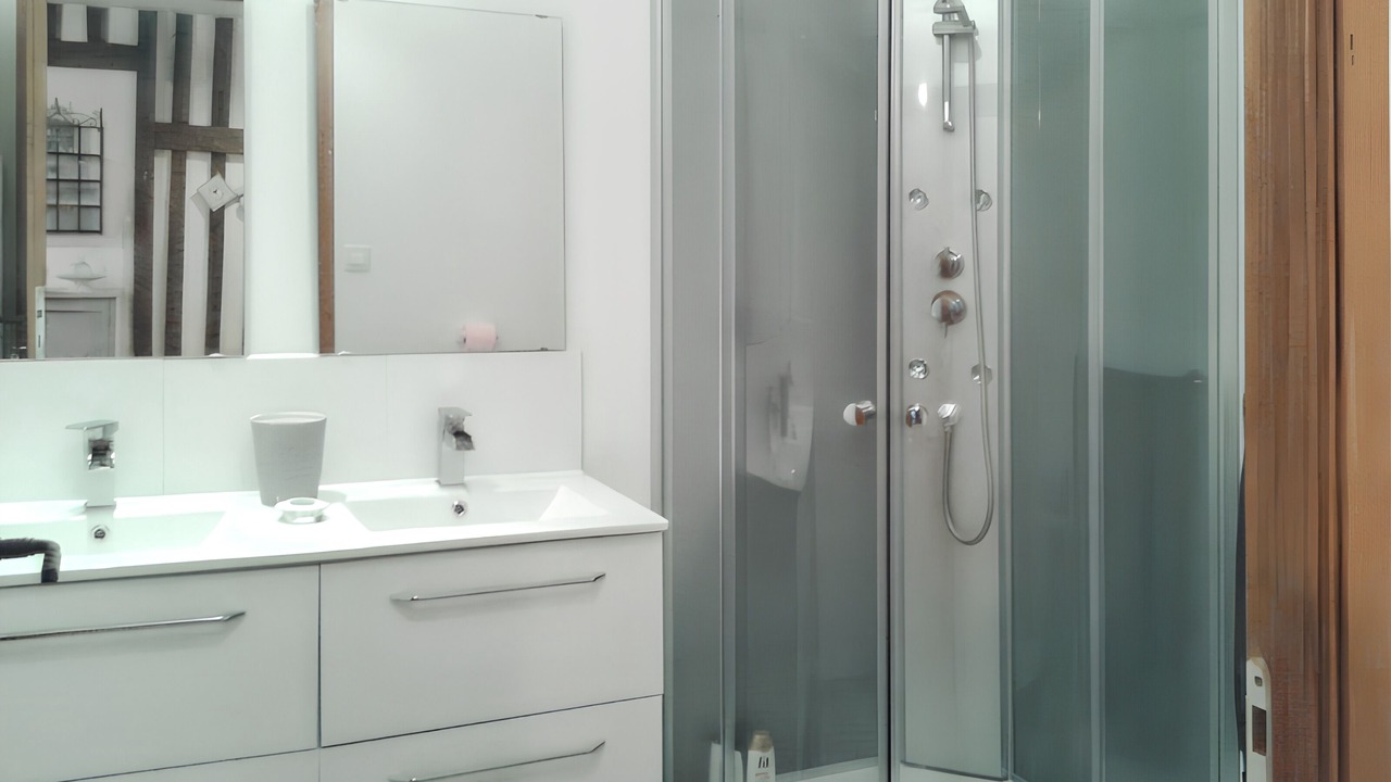 Photo of Bathroom in Notre-Dame-du-Touchet