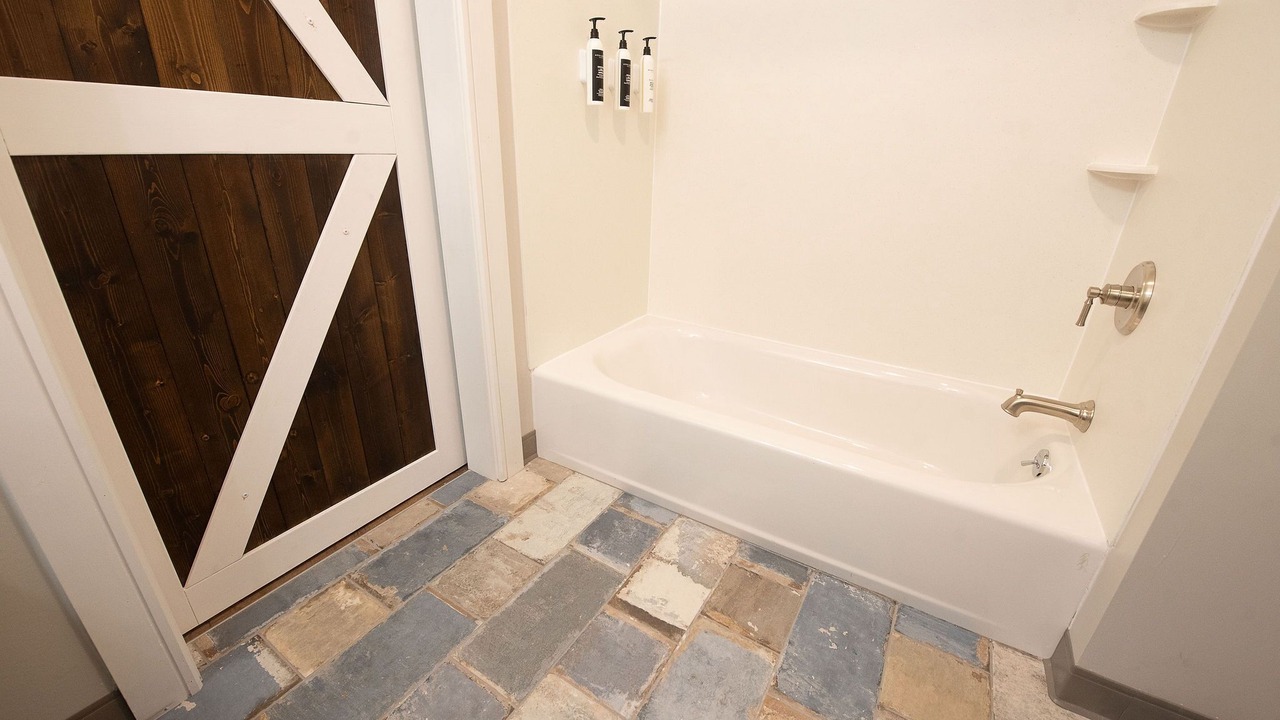 Photo of Others in Ashfield