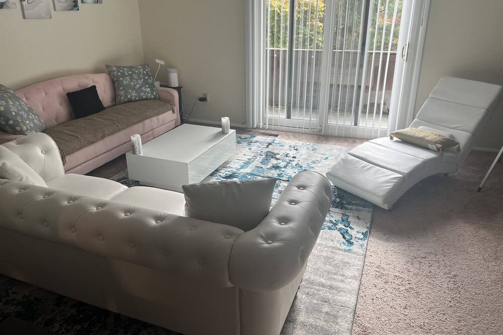 Photo of Livingroom in Monroeville