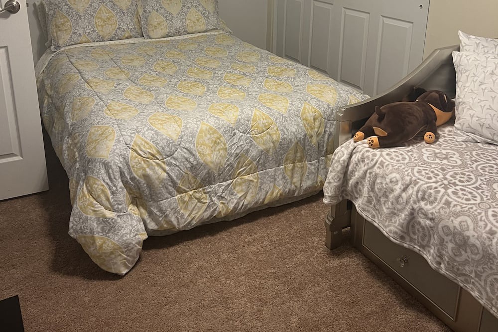 Photo of Bedroom in Monroeville